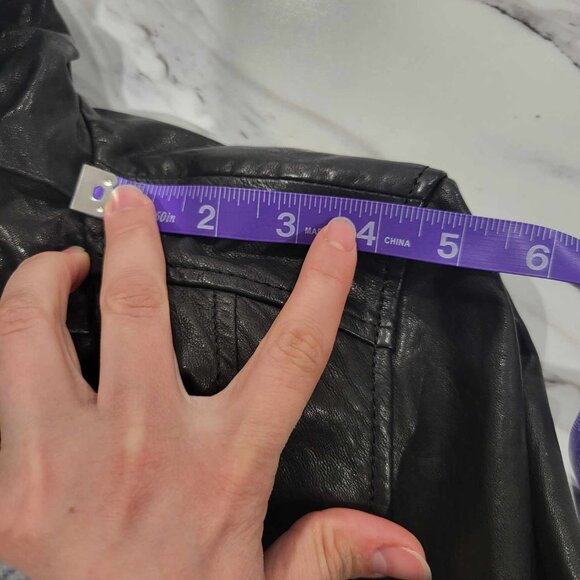 Ladies Leather Jacket - Picture 4 of 14